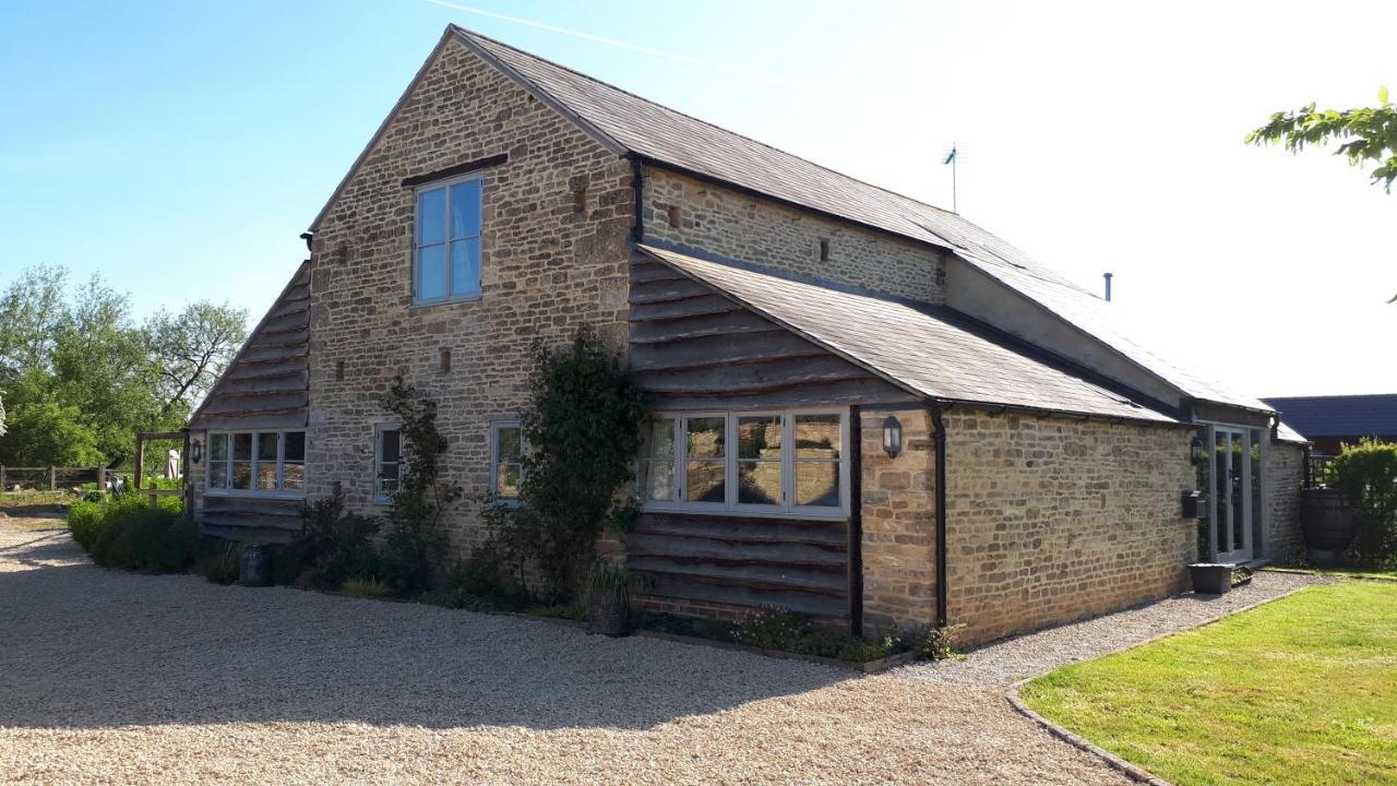 The Byre North End Farm Bed and Breakfast Ashton Keynes Eksteriør billede