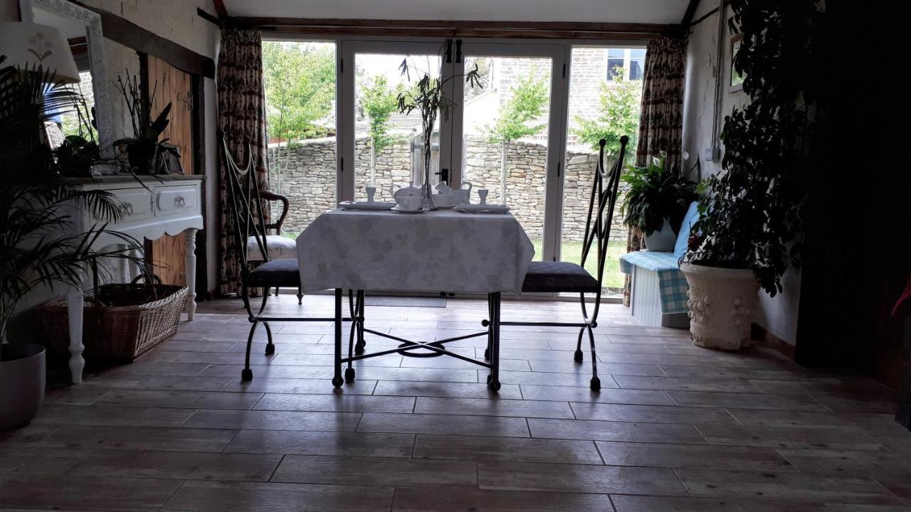The Byre North End Farm Bed and Breakfast Ashton Keynes Eksteriør billede