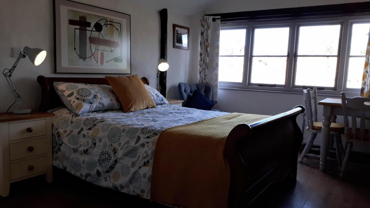 The Byre North End Farm Bed and Breakfast Ashton Keynes Eksteriør billede