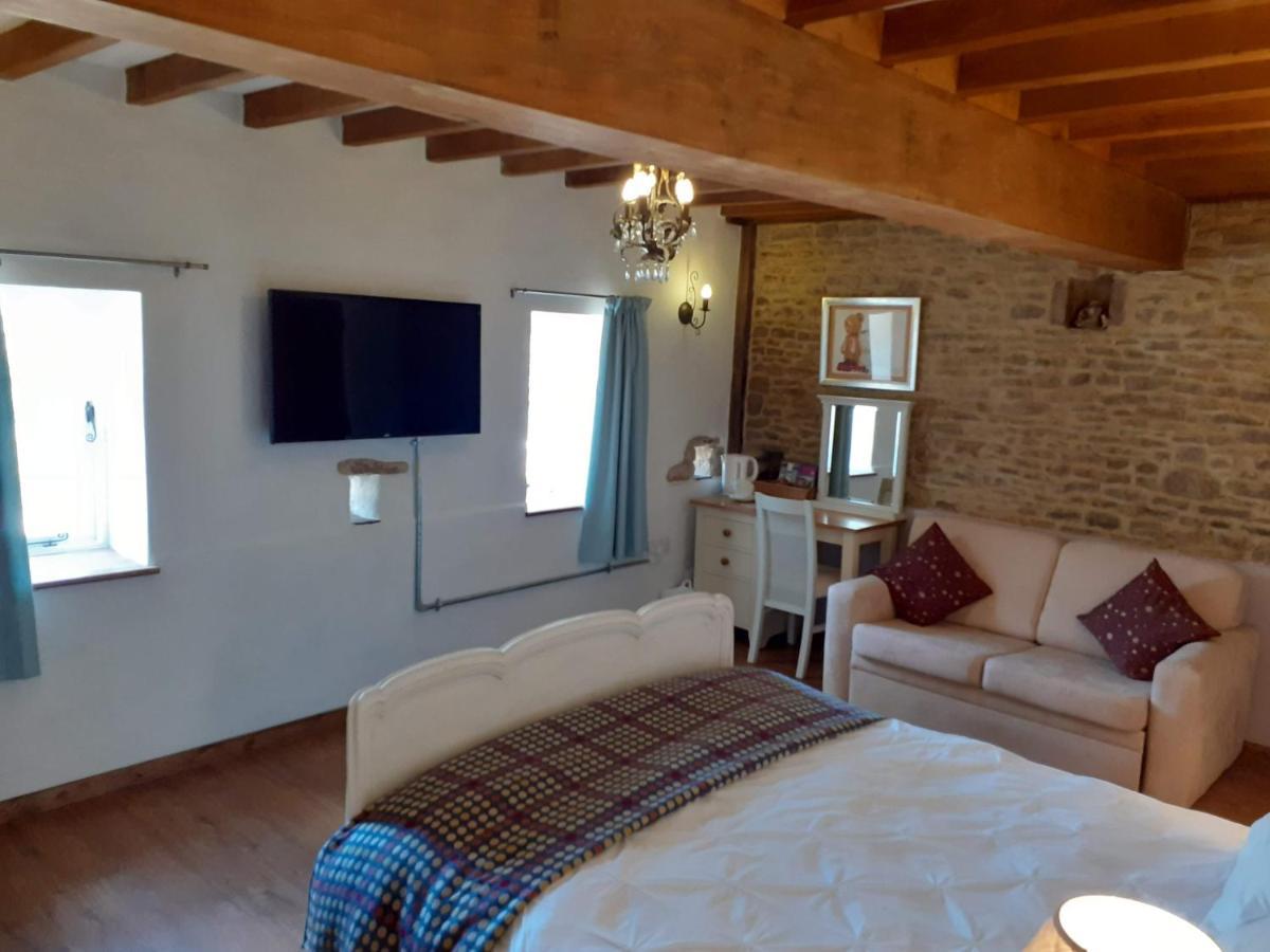 The Byre North End Farm Bed and Breakfast Ashton Keynes Eksteriør billede