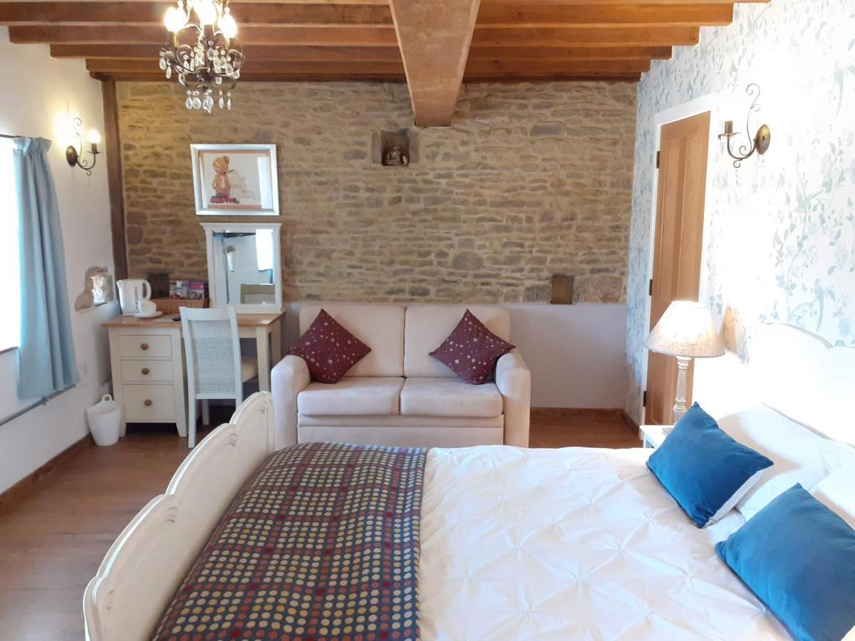 The Byre North End Farm Bed and Breakfast Ashton Keynes Eksteriør billede