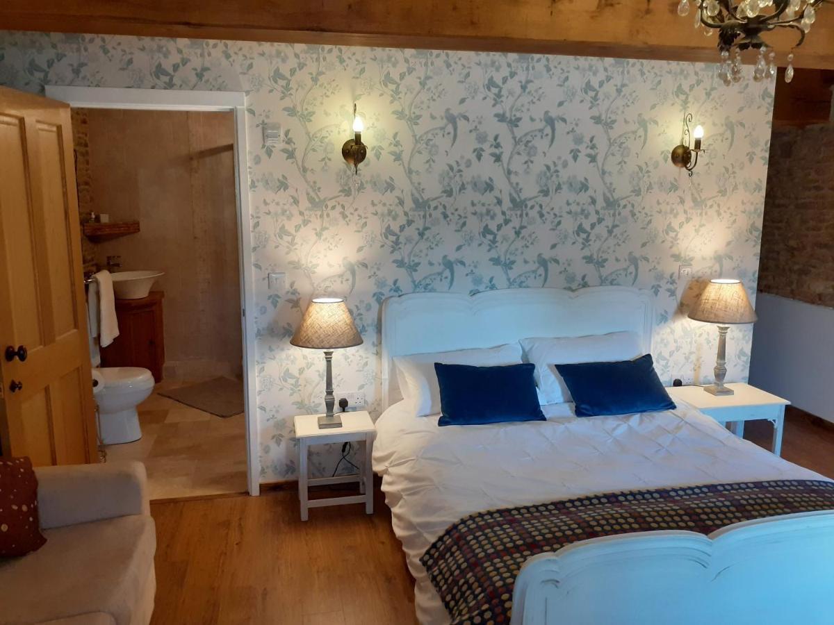The Byre North End Farm Bed and Breakfast Ashton Keynes Eksteriør billede